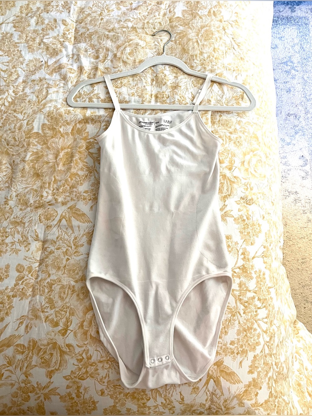 Women’s M shapermint essentials. Worn once. In good condition. Bought in 2026.